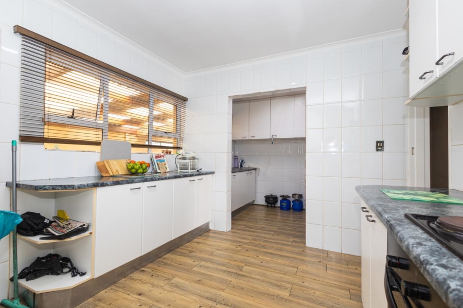 4 Bedroom Property for Sale in Windsor Park Western Cape